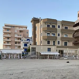 4* Hotel Tirona